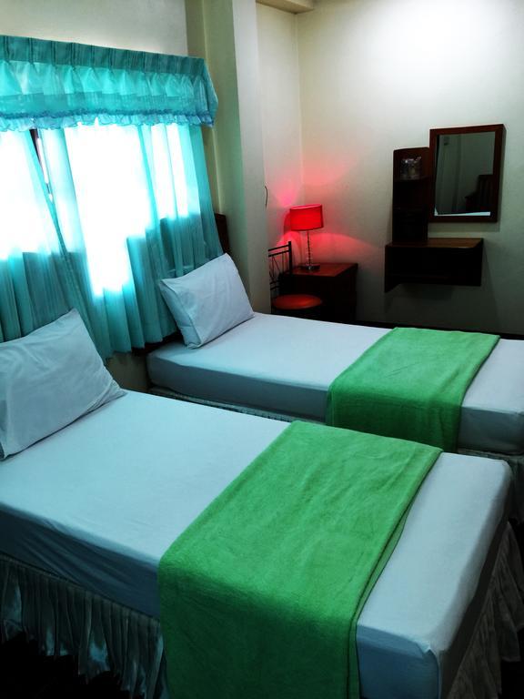 J-Safe Guesthouse سوكوتايْ المظهر الخارجي الصورة