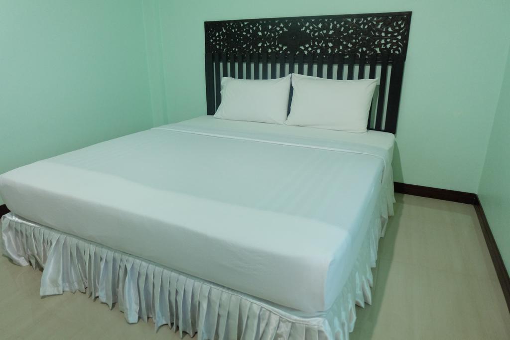 J-Safe Guesthouse سوكوتايْ الغرفة الصورة