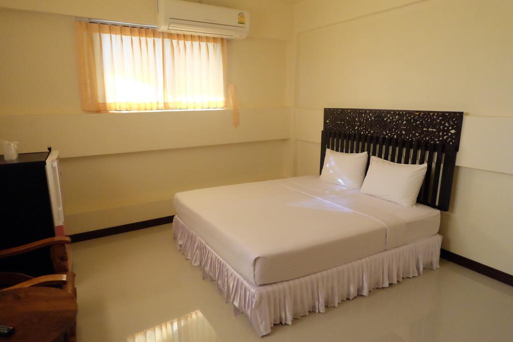 J-Safe Guesthouse سوكوتايْ المظهر الخارجي الصورة