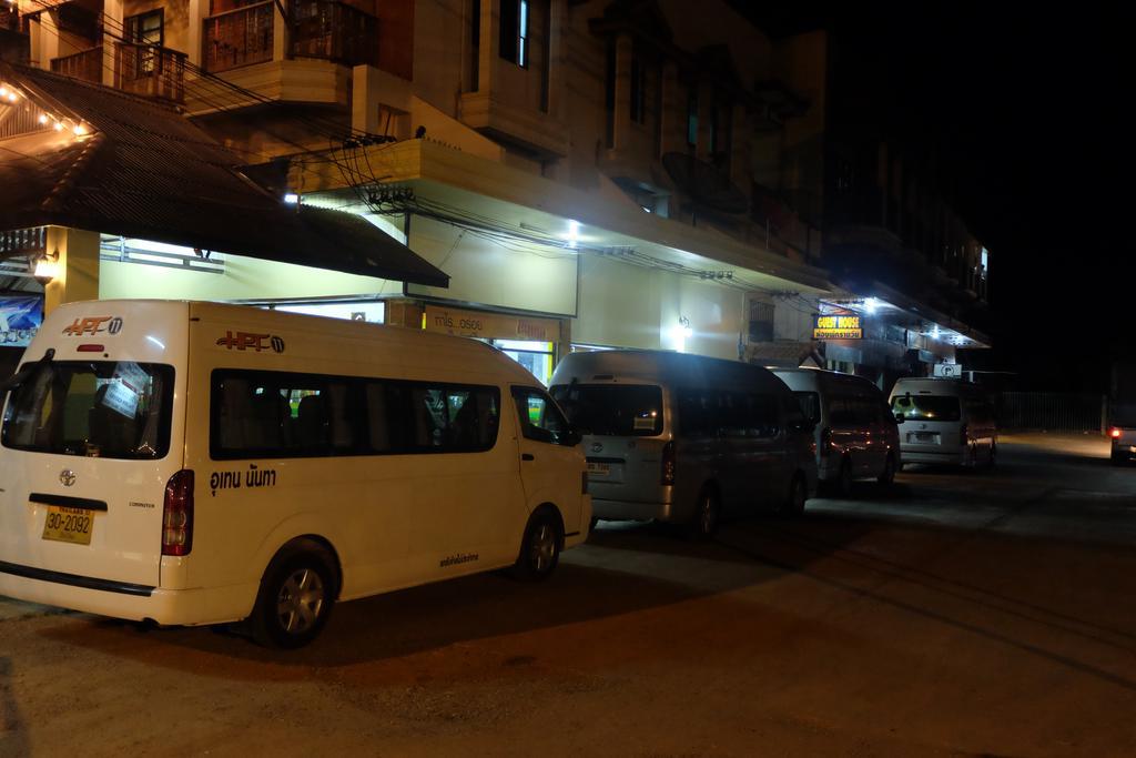 J-Safe Guesthouse سوكوتايْ المظهر الخارجي الصورة